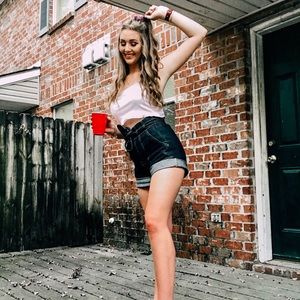 Meet your Posher, Emma